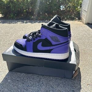 Air Jordan 1 Mid “Court Purple Black White” – Men’s 9.5 / Women’s 11